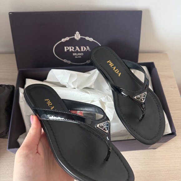 NWT Prada Thong Flat Sandals Black Leather Triangle Logo Sz 35 - Picture 5 of 10